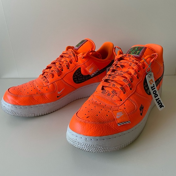 Nike Air Force 1 Low ‘Just Do It’ Shoes - Picture 3 of 11